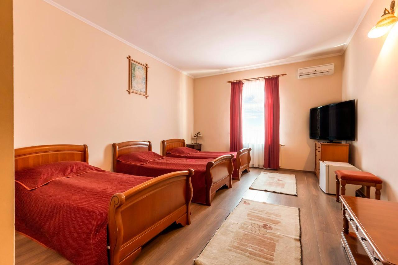 Hotel Denis Daneş Esterno foto