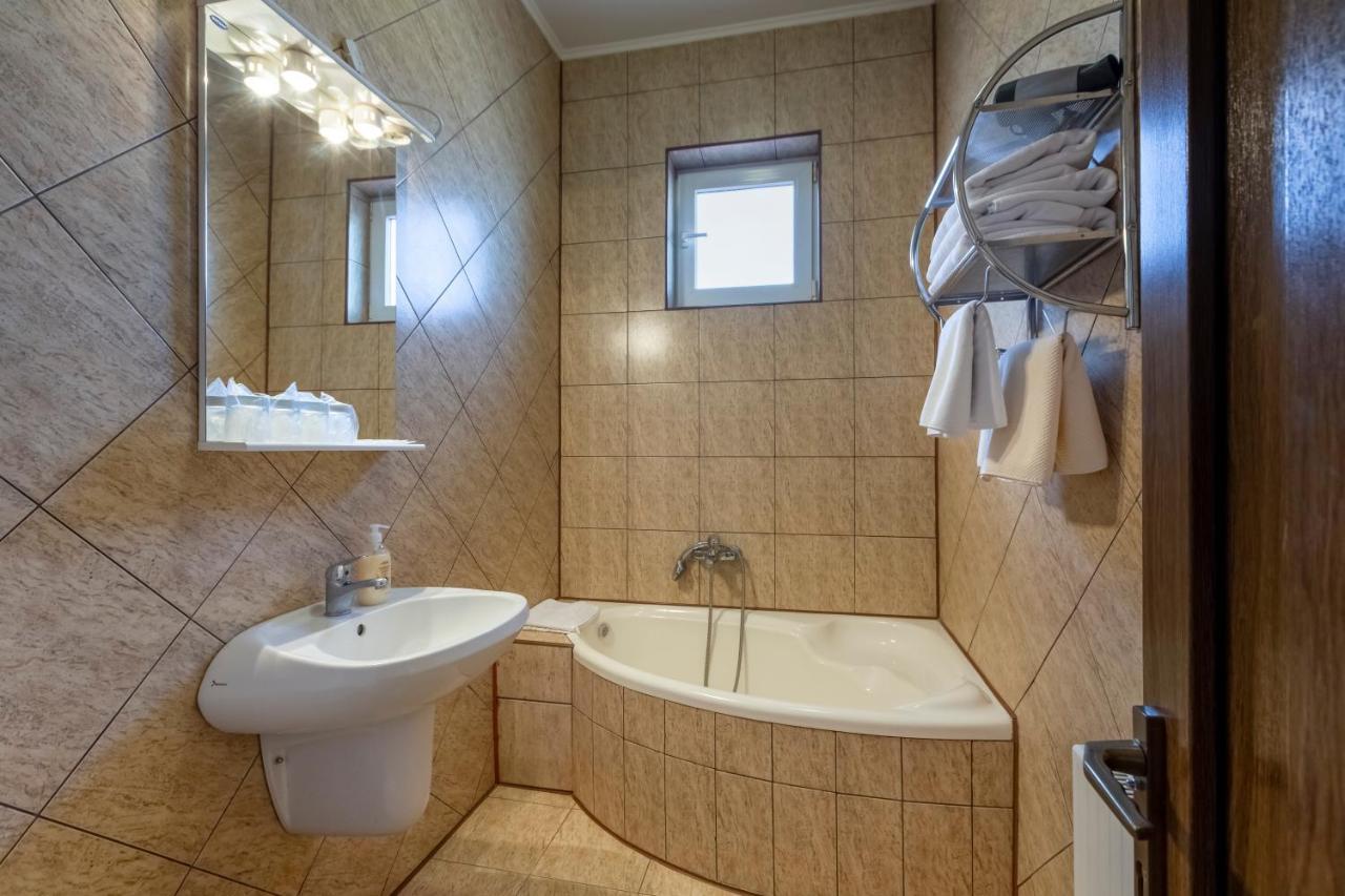 Hotel Denis Daneş Esterno foto